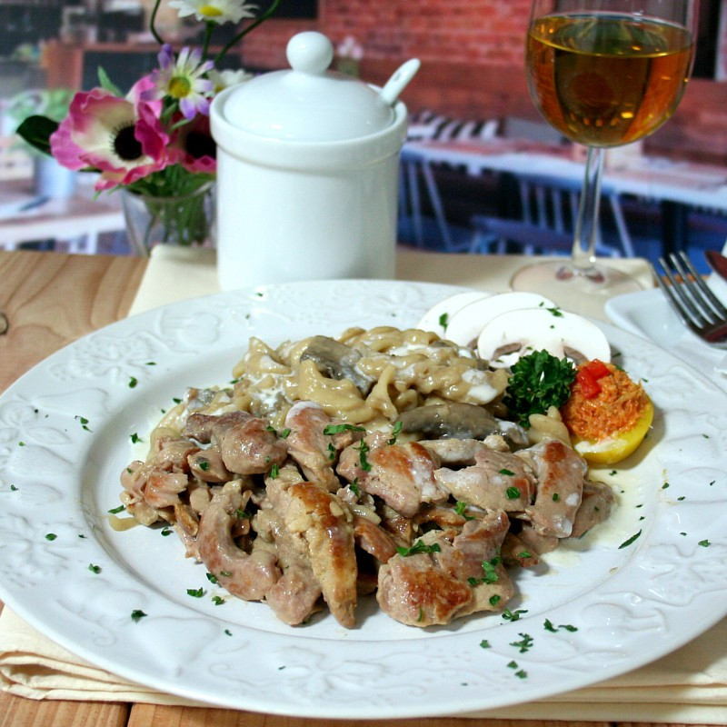 Dosenbistro Carne Di Maiale In Salsa Di Crema Di Funghi Con Tagliatelle 400g