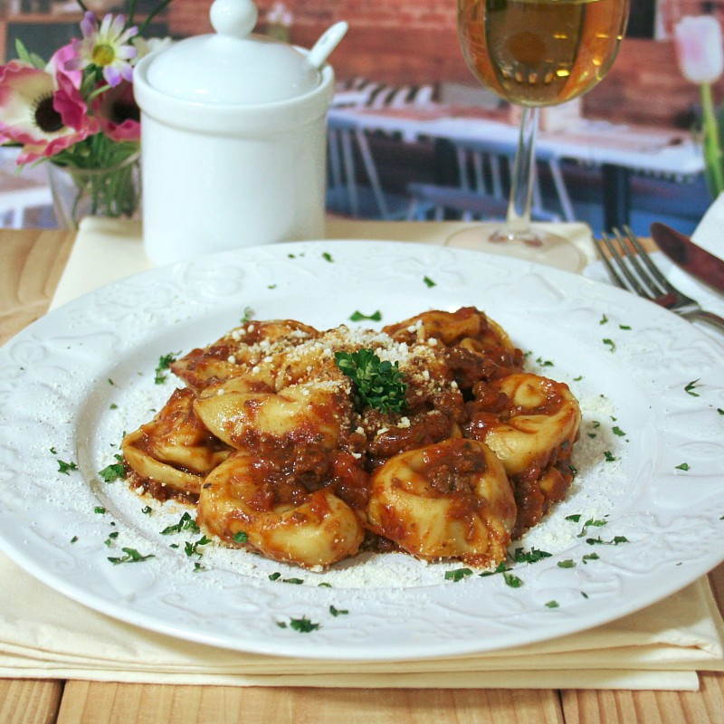 Dosen Bistro tortellini in bolognese (400g) Dosen Bistro tortellini in bolognese (400g)