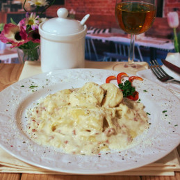 Dosen Bistro Tortellini in Schinken-Sahnesoße (400g)